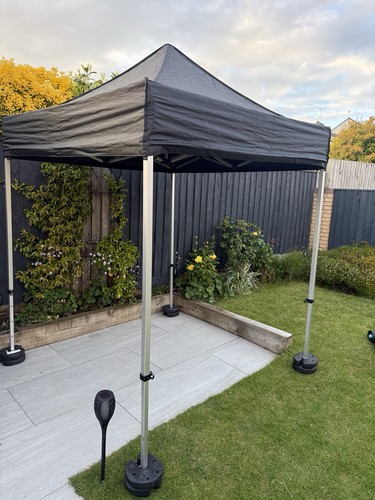 Black pop up gazebo - x,